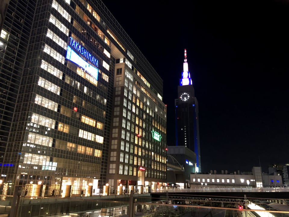 東急ハンズ新宿店外観